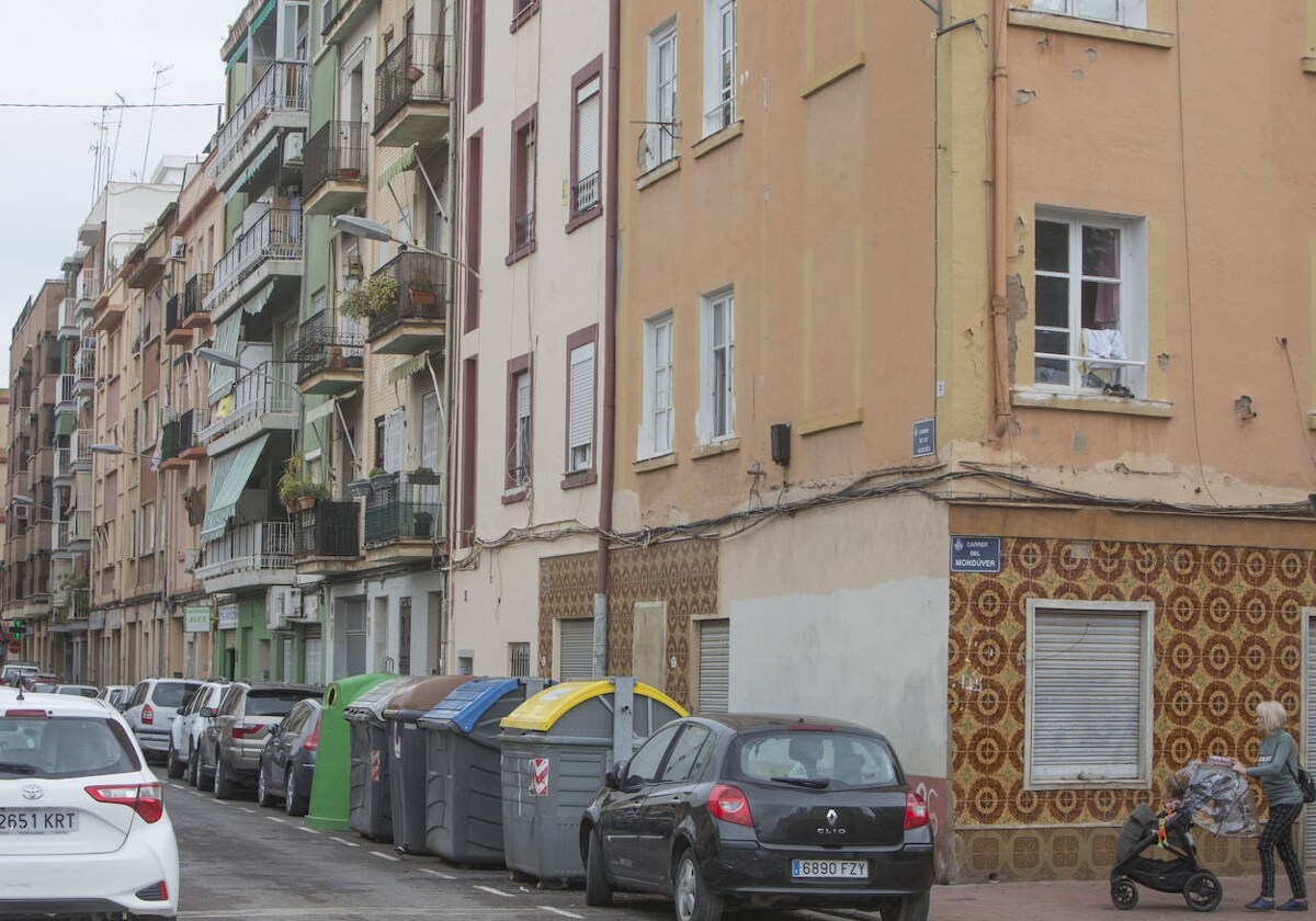 Okupas En Valencia Una Manzana De Viviendas Tomada Por Los Okupas En